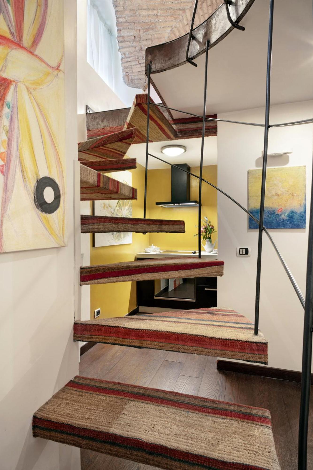 Trasteverehome - Artists Loft With Private Parking In Trastevere Vakantiehuis Rome