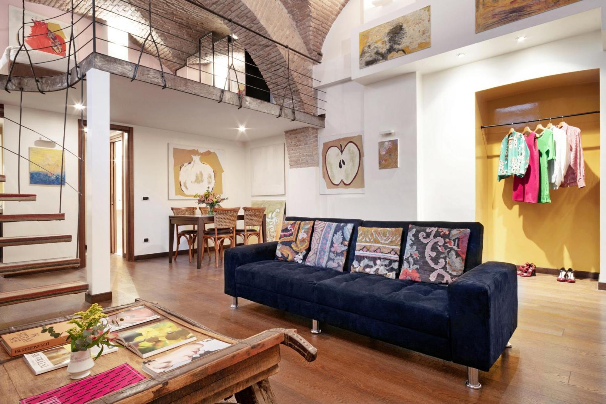 Vakantiehuis Trasteverehome - Artists Loft With Private Parking In Trastevere Rome