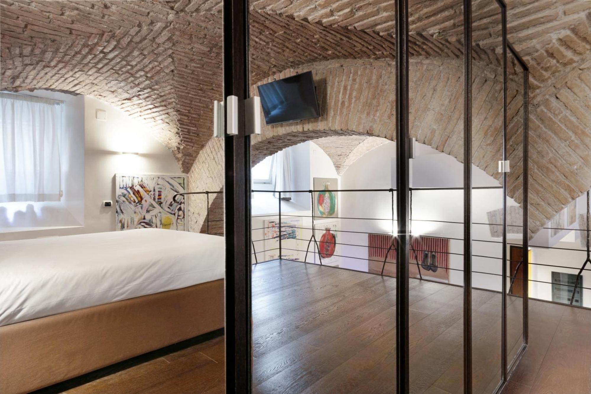 Hébergement de vacances Trasteverehome - Artists Loft With Private Parking In Trastevere *