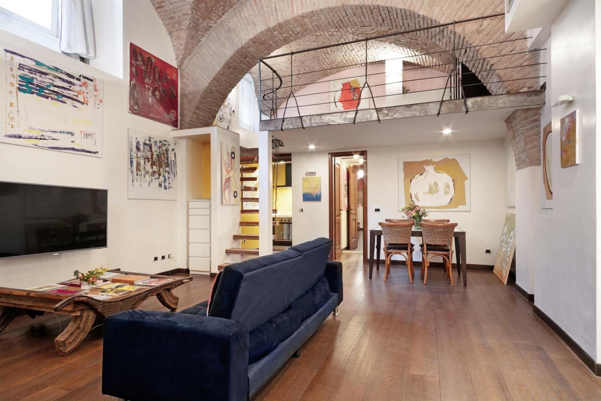 Vakantiehuis Trasteverehome - Artists Loft With Private Parking In Trastevere Rome